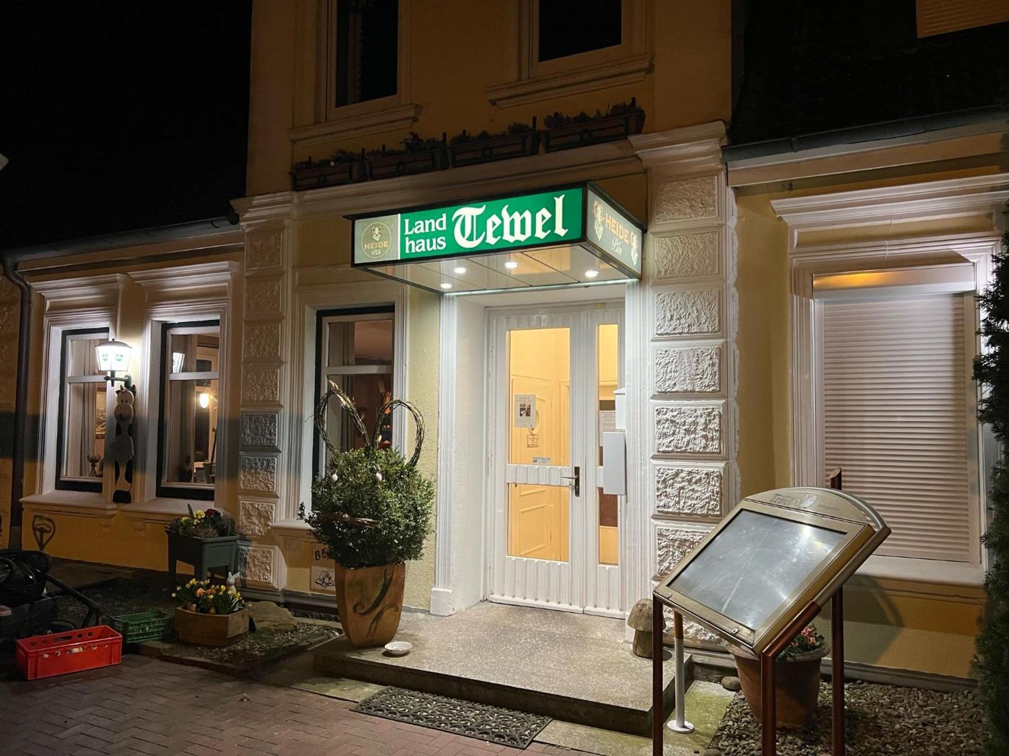 Landhaus Tewel Hotel Mit Restaurant Екстериор снимка